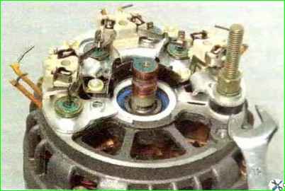 Снятие и разборка генератора