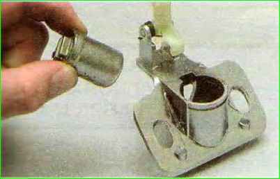 Extracción de la unidad de bloqueo del maletero