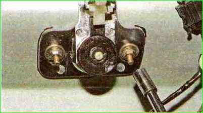 Extracción de la unidad de bloqueo del maletero