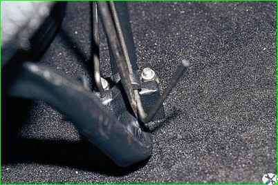 Vordersitz und Schlitten entfernen