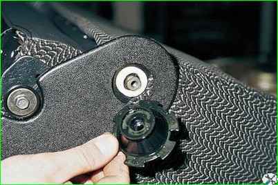 Vordersitz und Schlitten entfernen