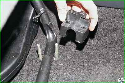 Vordersitz und Schlitten entfernen