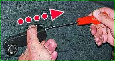 Снятие обшивки задней двери