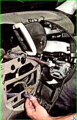 Снятие и установка панели приборов