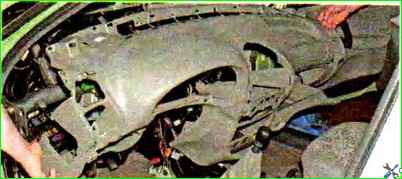 Снятие и установка панели приборов