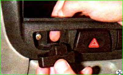 Снятие и установка панели приборов