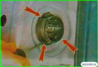 Снятие и установка передней двери