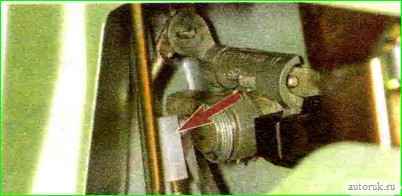 Демонтаж и монтаж наружной ручки и замка передней двери