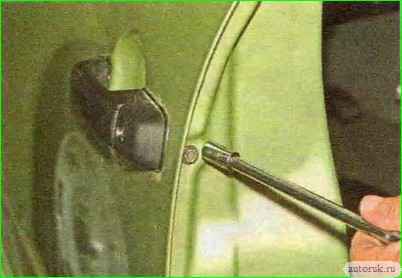 Демонтаж и монтаж наружной ручки и замка передней двери