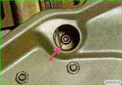 Демонтаж и монтаж наружной ручки и замка передней двери