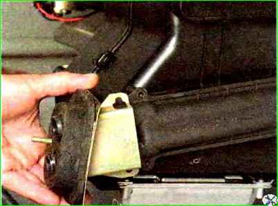 Снятие и установка радиатора отопителя