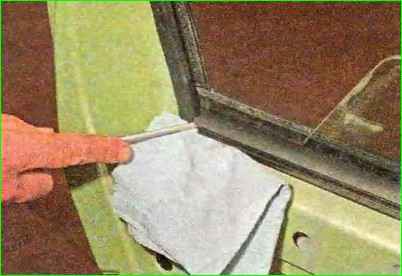 Замена стекла задней двери