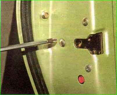 Замена замка и наружной ручки задней двери