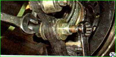 Замена растяжки и кронштейна подвески