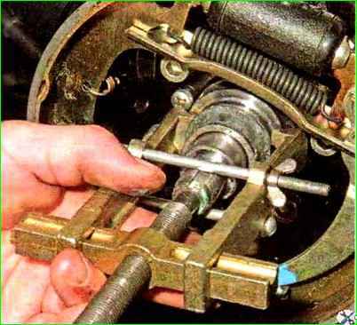 Как проверить и заменить подшипник заднего колеса