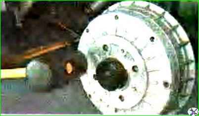 Как проверить и заменить подшипник заднего колеса