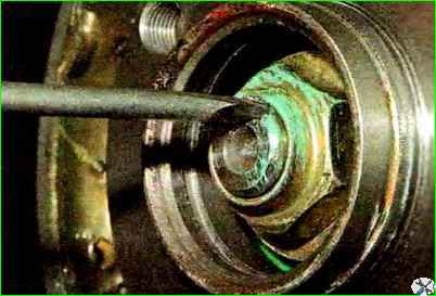 Как проверить и заменить подшипник заднего колеса