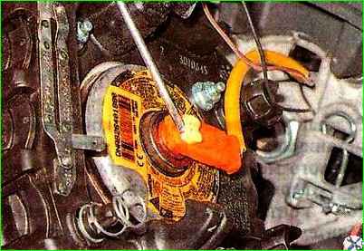 Lenkrad mit Airbag ausbauen