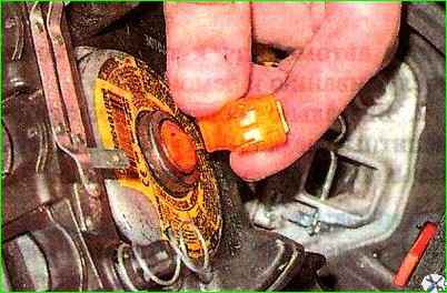 Lenkrad mit Airbag ausbauen