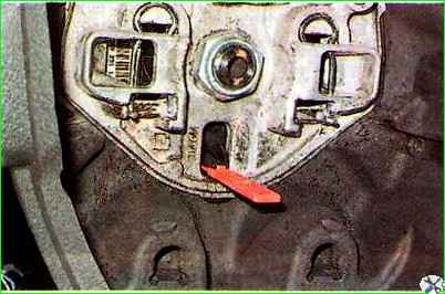 Lenkrad mit Airbag ausbauen