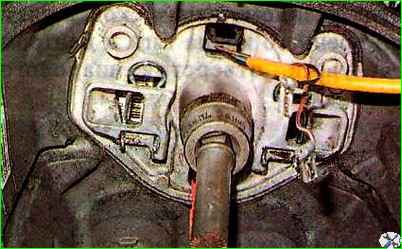 Lenkrad mit Airbag ausbauen