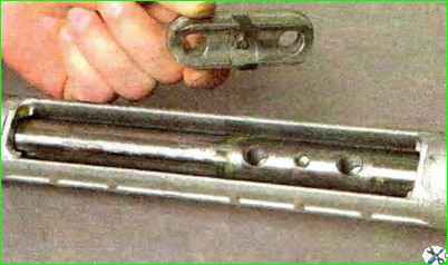 Zerlegung und Zusammenbau des Lenkmechanismus eines Autos