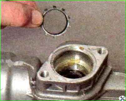 Zerlegen und Zusammenbau eines Autolenkmechanismus