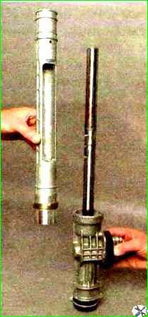 Zerlegen und Zusammenbau des Lenkmechanismus eines Autos
