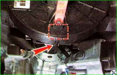 Lenkrad mit Airbag ausbauen