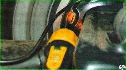 Проверка износа тормозных колодок