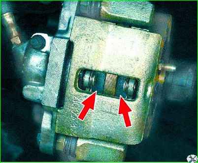 Проверка износа тормозных колодок