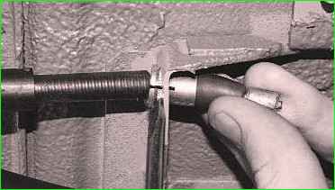 Austausch des Feststellbremsseils