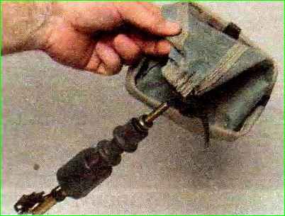 Снятие и разборка привода управления коробкой передач