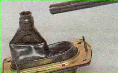 Снятие и разборка привода управления коробкой передач