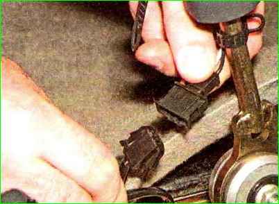 Снятие и разборка привода управления коробкой передач