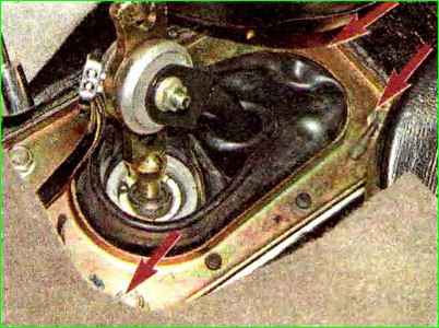 Снятие и разборка привода управления коробкой передач