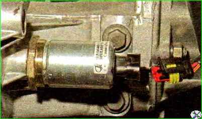 Замена соленоида блокировки включения заднего хода