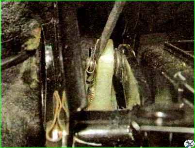 Замена троса привода сцепления