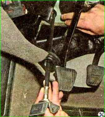 Замена троса привода сцепления