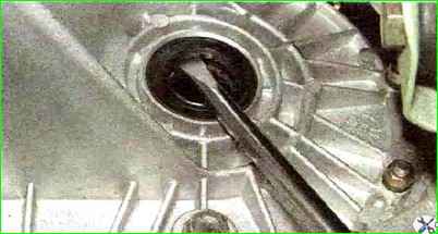 Замена сальников приводов колес