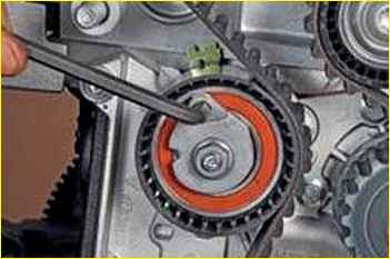 Замена ремня ГРМ двигателя К4М автомобиля Лада Ларгус