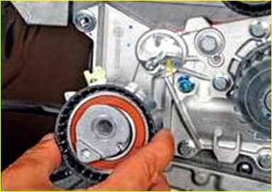 Замена ремня ГРМ двигателя К4М автомобиля Лада Ларгус