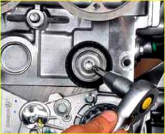 Замена ремня ГРМ двигателя К4М автомобиля Лада Ларгус