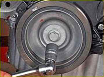 Замена ремня ГРМ двигателя К4М автомобиля Лада Ларгус