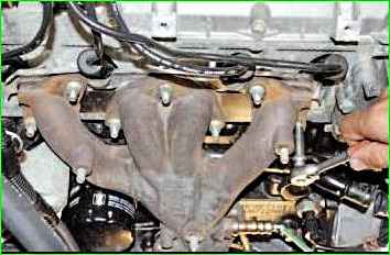 Cómo reemplazar la junta del colector de escape K7M Lada Largus