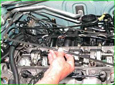 Как заменить прокладку крышки ГБЦ на К7М