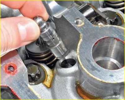 So ersetzen Sie hydraulische Ventilkompensatoren für den K4M-Motor