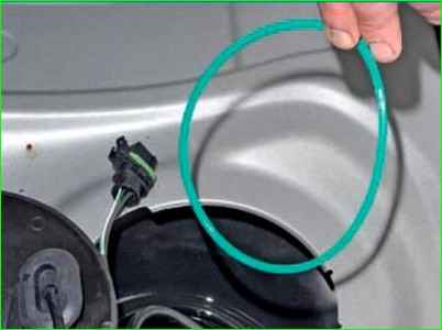 Как снять и отремонтировать модуль топливного насоса Лада Ларгус