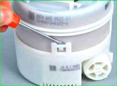 Как снять и отремонтировать модуль топливного насоса Лада Ларгус