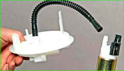 Как снять и отремонтировать модуль топливного насоса Лада Ларгус